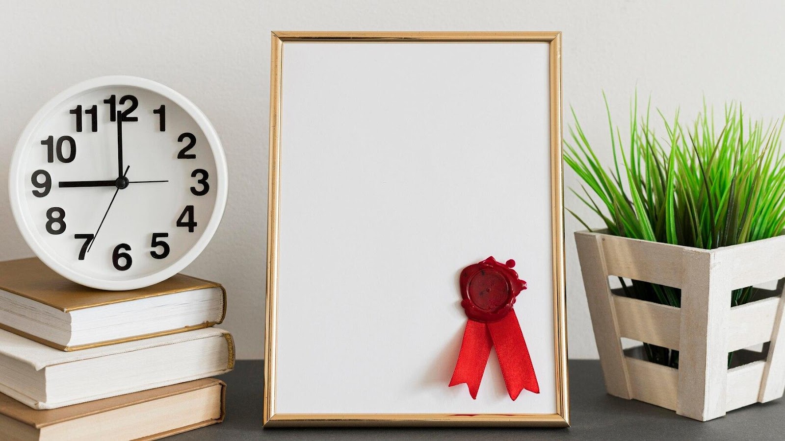 The Market of Fake Certificates and Diplomas: Scope, Dangers, Prevention - Hint Agent. Фото №4