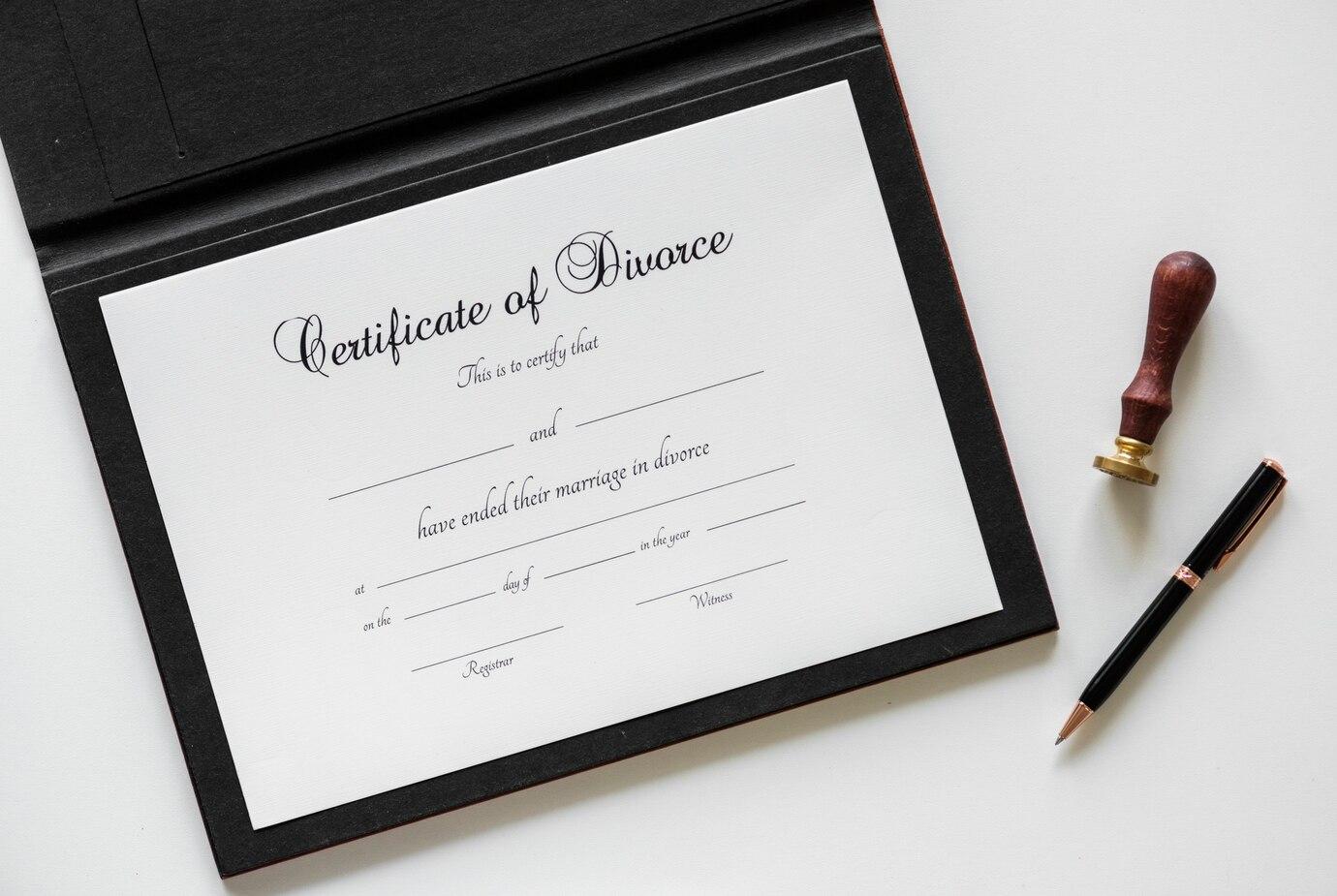 The Market of Fake Certificates and Diplomas: Scope, Dangers, Prevention - Hint Agent. Фото №5